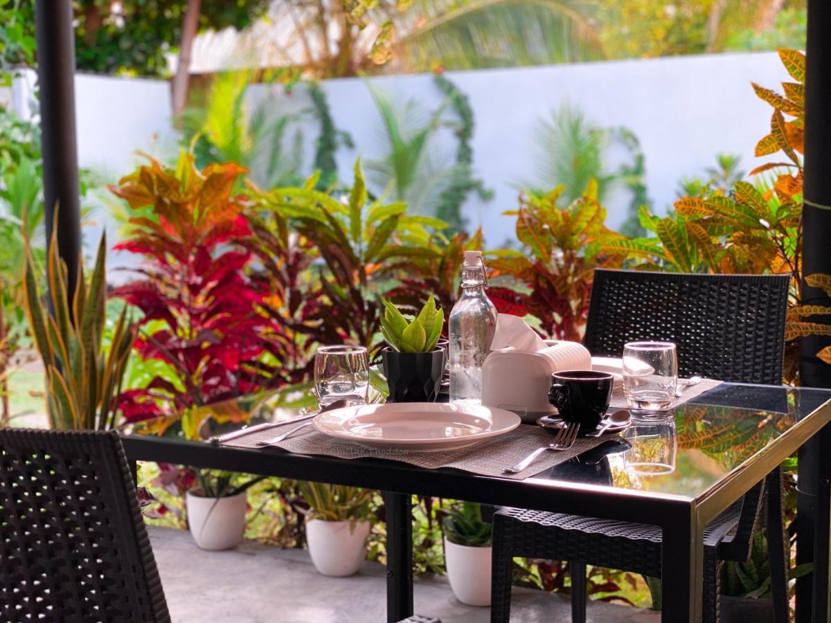 Chillax Thoddoo Hotel Exterior foto