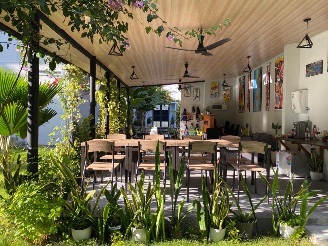 Chillax Thoddoo Hotel Exterior foto